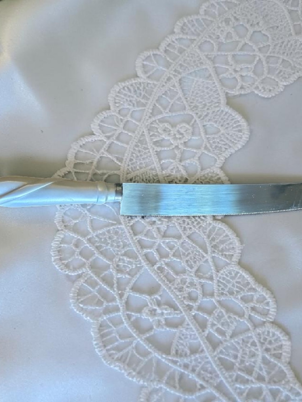 Only Used Once Wedding Cake Server with White Satin-Style Handle - Picture 3 of 3